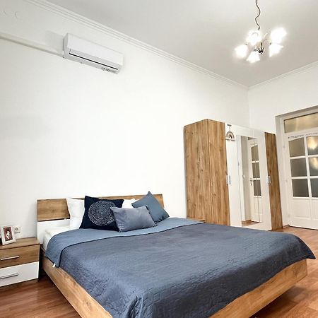 Majestic Residency - 3 Bedrooms Apartment Boedapest Buitenkant foto
