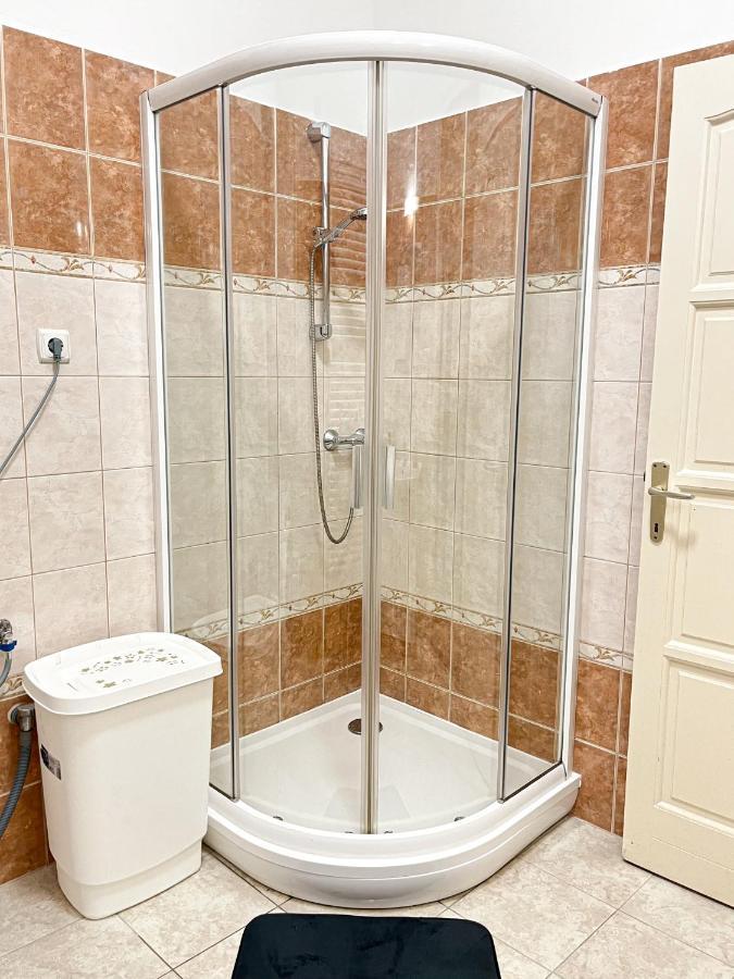 Majestic Residency - 3 Bedrooms Apartment Boedapest Buitenkant foto